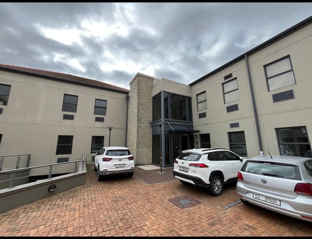 185M² OFFICE TO LET IN CENTURY CITY